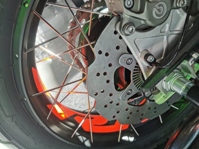 Benelli TRK 800 – widzieliśmy go na żywo na targach Intermot [zdjęcia, cena, dane techniczne, opis]
