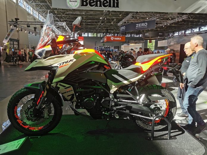 Benelli TRK 800 - widzieliśmy go na żywo na targach Intermot [zdjęcia ...