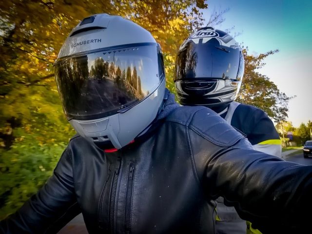 Kawasaki Ninja 1000 SX 2022 – testujemy we dwoje niezatapialny sportowy krążownik [dane techniczne, cena, wady, zalety]
