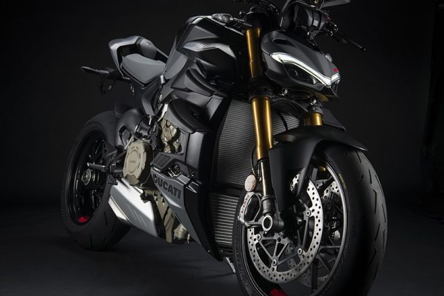 Ducati Streetfighter V4 i V4 SP2 – ewolucja na rok 2023 [dane techniczne, cena, masa, moc, video]