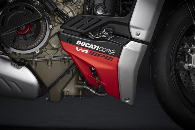 Ducati Streetfighter V4 i V4 SP2 – ewolucja na rok 2023 [dane techniczne, cena, masa, moc, video]