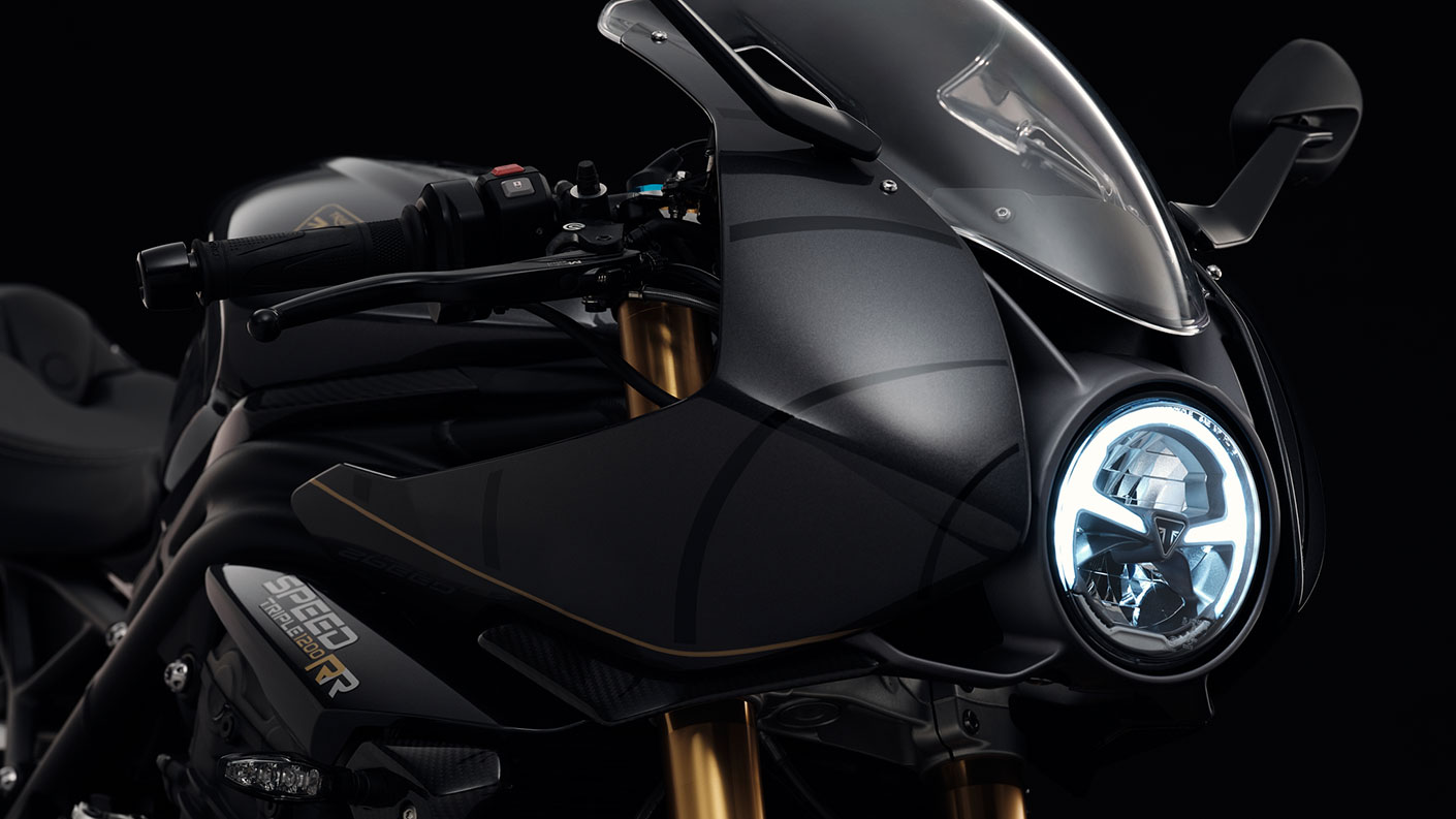 triumph speed triple 1200 rr bond edition zbiornik owiewka triumph speed triple 1200 rr bond edition zbiornik owiewka