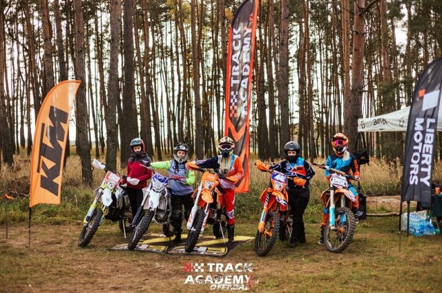 Szkolenie offroadowe w okolicy Wrocławia, Poznania, Zielonej G&oacute;ry? Tylko Track Academy! [RELACJA]