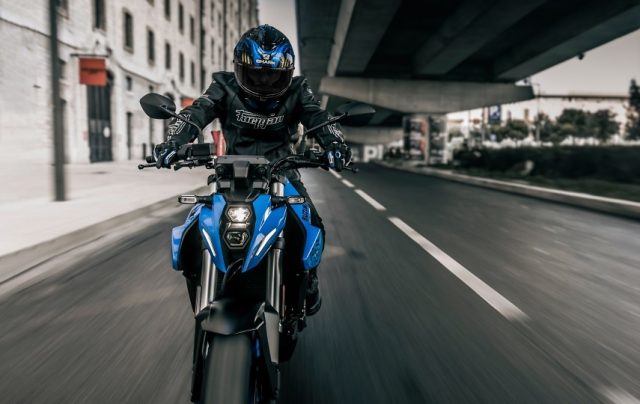 Suzuki GSX-8S nowość 2023 &ndash; nowy japoński naked pojemności 800 cm3 [dane techniczne, cena, waga, moc]