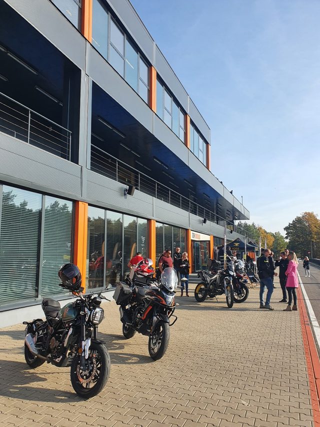 Motocykle marki Voge na Torze Modlin! Jesienna prezentacja oferty producenta [300 DS, AC, Rally, 500 AC, DS, 650 DS]