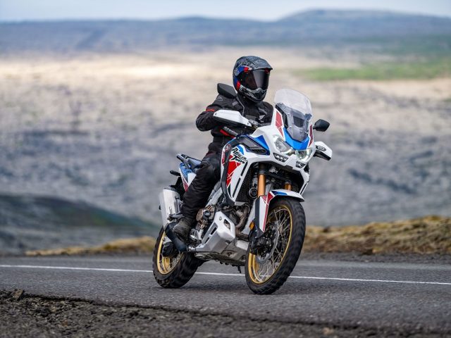 Jak działa system ABS w motocyklach Honda? R&oacute;żnice między układami 1- i 2-kanałowymi, Cornering, Combined, e-C-ABS