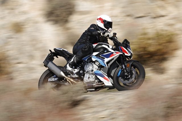 BMW M 1000 R nowość 2023 – kr&oacute;l hypernaked&oacute;w może być tylko jeden! [test, dane techniczne, cena, waga]