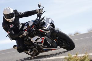 BMW M 1000 R 2023 dane techniczne moc waga cena zdjęcia_21