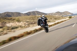 BMW M 1000 R 2023 dane techniczne moc waga cena zdjęcia_23