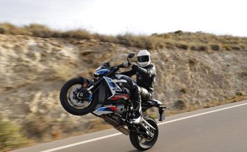 BMW M 1000 R 2023 dane techniczne moc waga cena zdjęcia_24