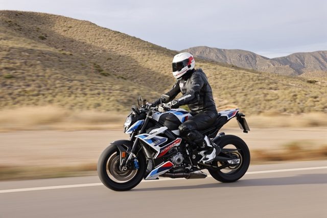 BMW M 1000 R nowość 2023 – kr&oacute;l hypernaked&oacute;w może być tylko jeden! [test, dane techniczne, cena, waga]