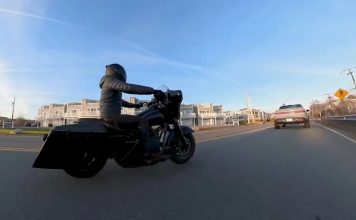 Elektryczny motocykl Harley Davidson Electra Glide (3)