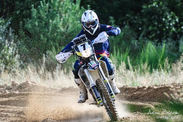 To nie może się zakończyć w ten spos&oacute;b! Musisz ukończyć ten rajd! – rozmowa z Joanną Modrzewską, najlepszą polską motocyklistką rajd&oacute;w długodystansowych