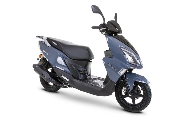 Nowość 2023: Zipp GP 125 – wygodny skuter na miasto i podmiejskie drogi [dane techniczne, cena, moc, waga]