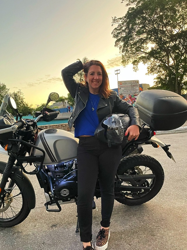 Czy jazda jednośladem po Ameryce Południowej jest bezpieczna, czym i jak się tu jeździ? Rozmawiamy z Isabell, brazylijską motocyklistką [wywiad]