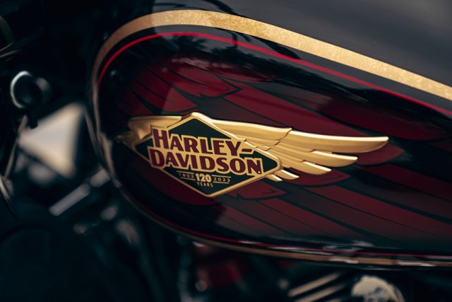 Harley-Davidson zaczyna świętować 120-lecie marki prezentując modele 2023 &#8211; rocznicowe wersje oraz trzy nowe motocykle