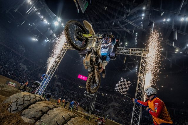 Błażusiak trzeci w Niemczech na Mistrzostwach Świata FIM SuperEnduro, a Olszowy zachwycił formą!