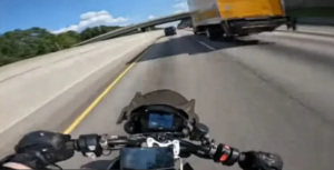 triumph street triple rs tik tok ucieczka
