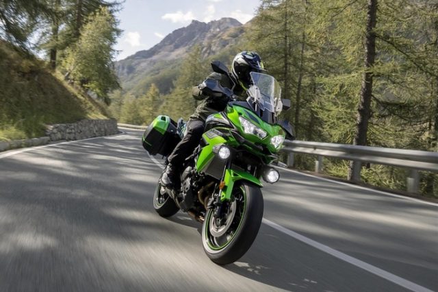 Jaki motocykl do turystyki? Zestawienie wybranych adventure klasy 650 [Suzuki V-Strom, Kawasaki Versys, Moto Morini X-Cape, CFMoto – ranking]