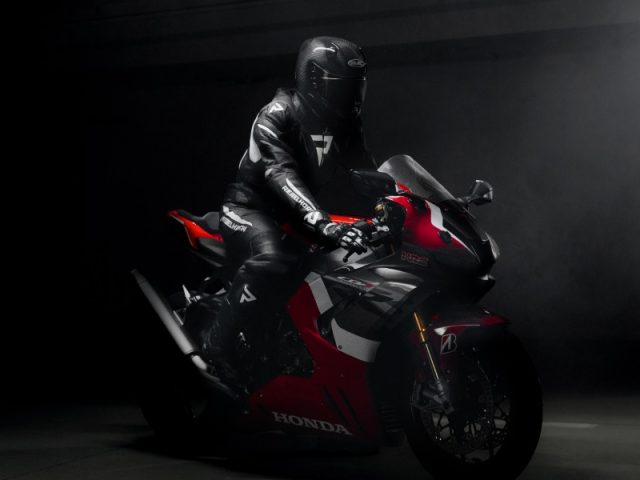 Rebelhorn Fighter &ndash; motocyklowy kombinezon sk&oacute;rzany na miasto i na tor