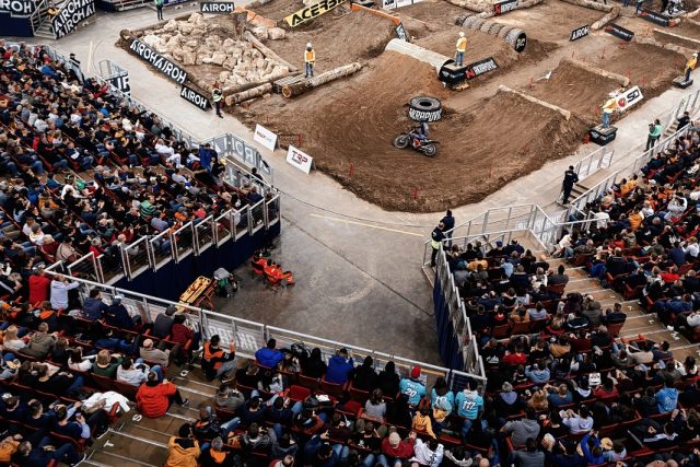 Bolt nie do zatrzymania, Olszowy goni czoł&oacute;wkę, pechowy Błażusiaka [MŚ Superenduro 2023]