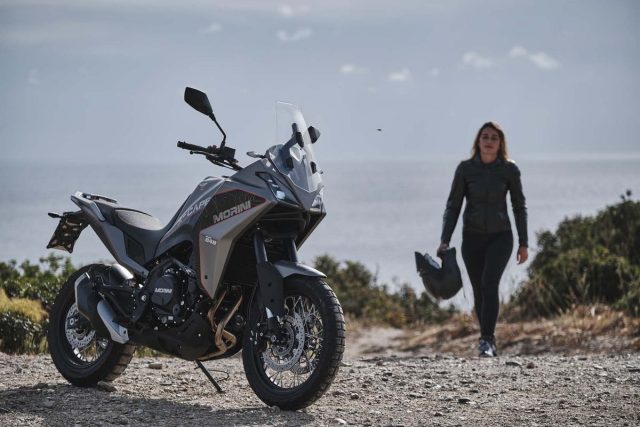 Jaki motocykl do turystyki? Zestawienie wybranych adventure klasy 650 [Suzuki V-Strom, Kawasaki Versys, Moto Morini X-Cape, CFMoto – ranking]