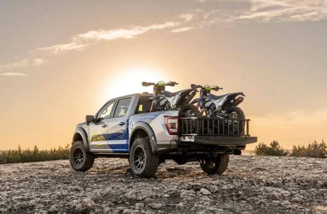 Kup wyjątkowego pickupa, a dwa motocykle dostaniesz w gratisie – niesamowita oferta marki Hennessey