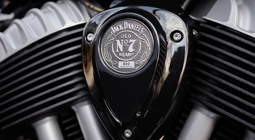 Indian Chief Bobber Dark Horse Jack Daniel’s Limited Edition &ndash; z miłości do whiskey i motocykli [Custom]