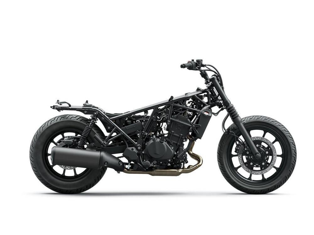 Klasyczny soft chopper powraca! Kawasaki zaprezentowało nowego Eliminatora