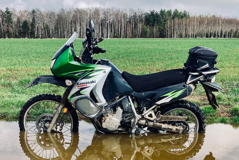 Jakie przydatne, ale wcale nieoczywiste akcesoria dla motocyklowego podr&oacute;żnika? 5 naszych propozycji