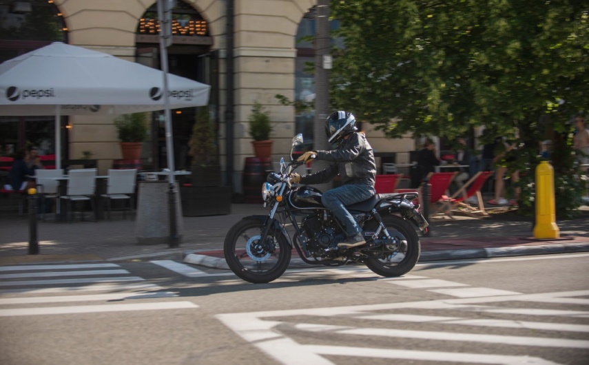 Jaki nowy motocykl 125 cm3 do 10 tysięcy zł warto kupić na początek? 10 najtańszych 125 na kat. B na rynku&nbsp;