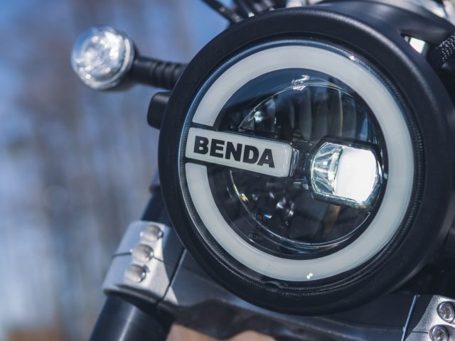 Benda Chinchilla 300 2023 cruiser A2 8 lampa Chińska Benda udziela trzyletniej gwarancji na silniki swoich motocykli