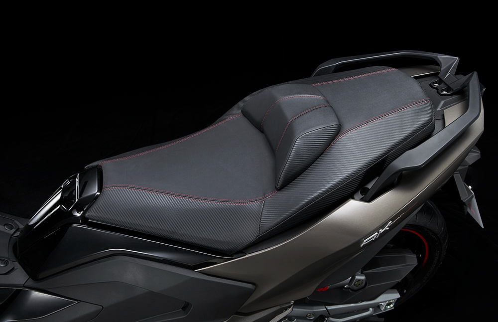 Nowe Kymco AK 550i Premium &ndash; najwyższa forma maxiskutera&nbsp;[premiera, opis, dane techniczne]