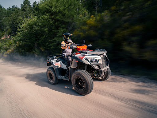 Czy warto postawić na skutery i quady Kymco?