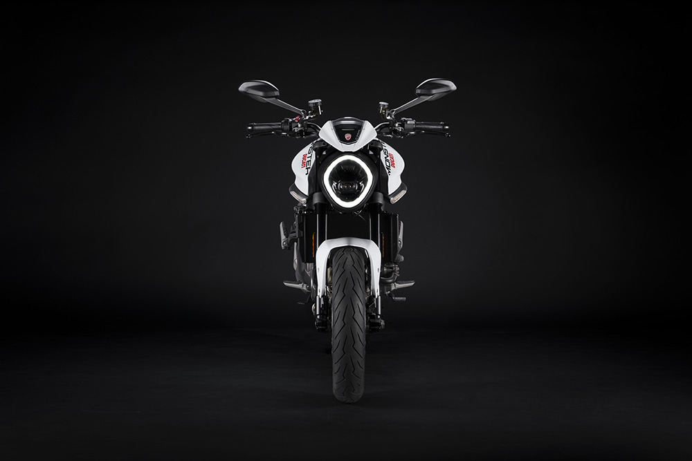 Potw&oacute;r w bieli. Ducati Monster w nowym malowaniu Iceberg White