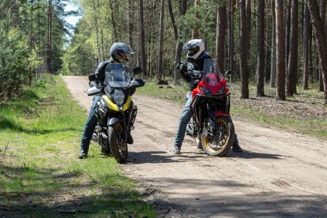 Moto Morini X-Cape 650 czy Suzuki V-Strom 650 – test por&oacute;wnawczy [dane techniczne, opis, recenzja, cena, wady, zalety]