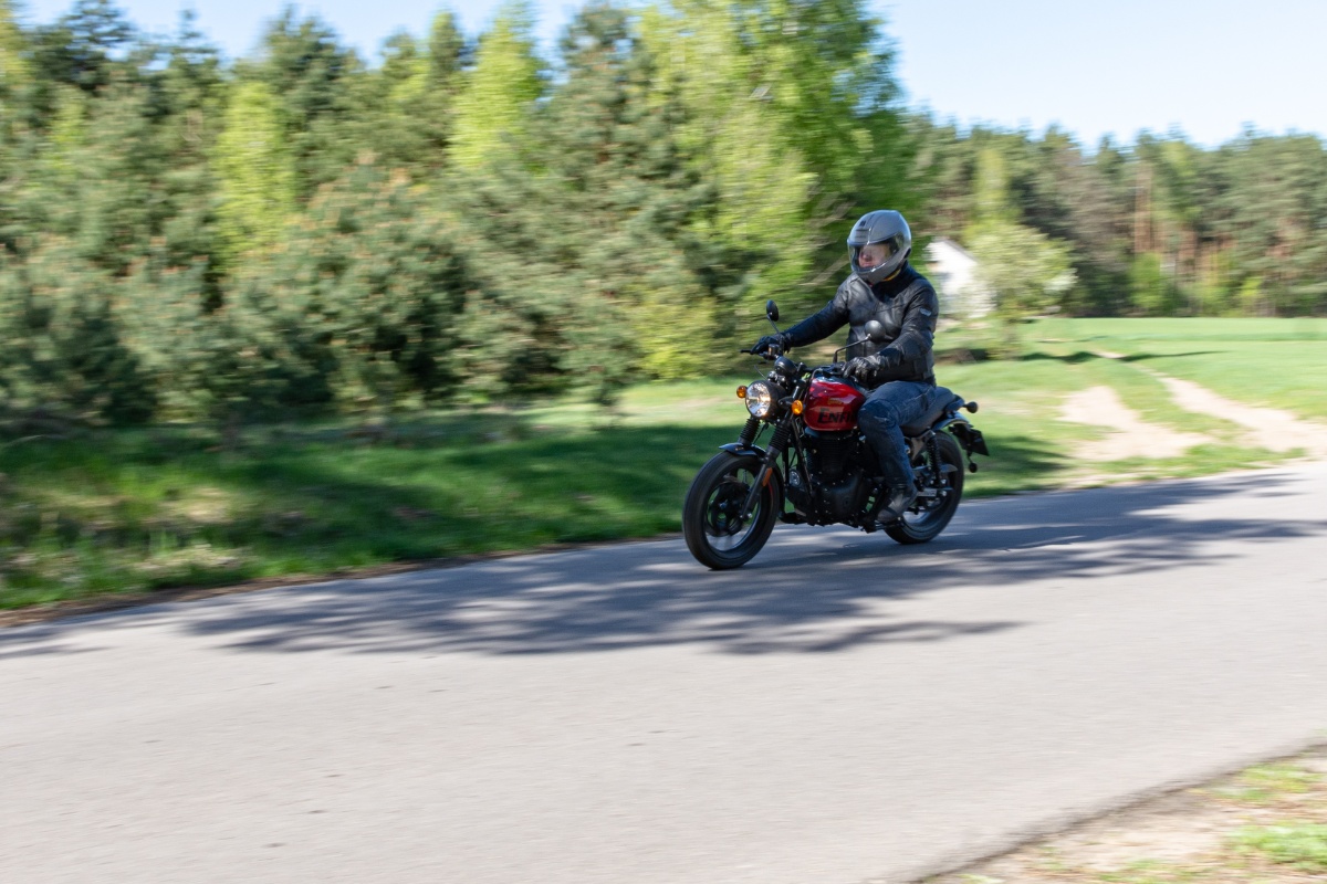 Royal Enfield HNTR 350. Stado koni to nie wszystko [test, dane techniczne, opinia, wady, zalety, video]