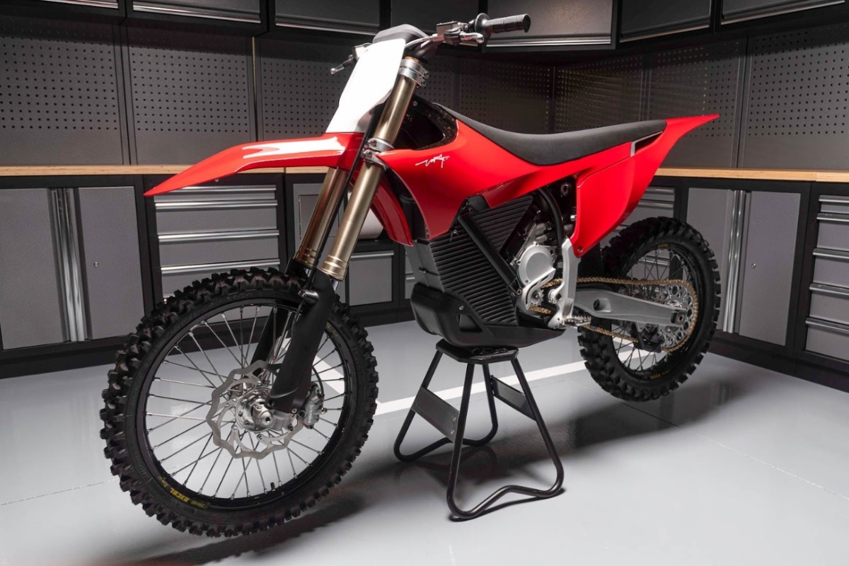 Rewolucyjne elektryczne crossy Stark Varg trafiają do pierwszych klient&oacute;w. Gigantyczne zainteresowanie!