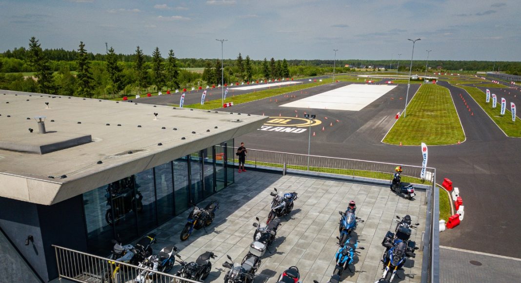 Suzuki dzień prasowy 2023 tor 16