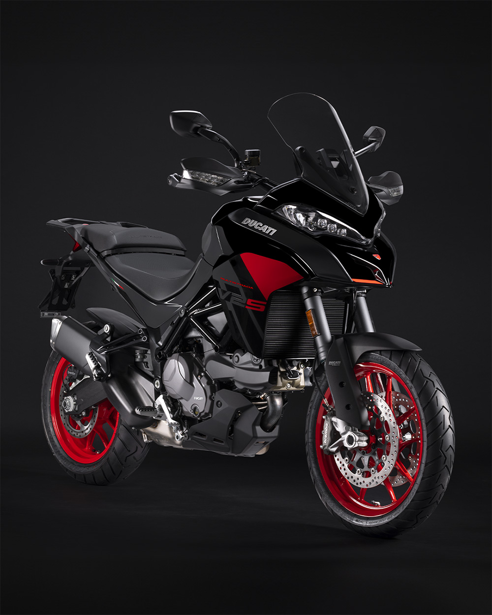 Nocne niebo nad Bolonią. Ducati Multistrada V2 w nowym malowaniu Thrilling Black & Street Gray