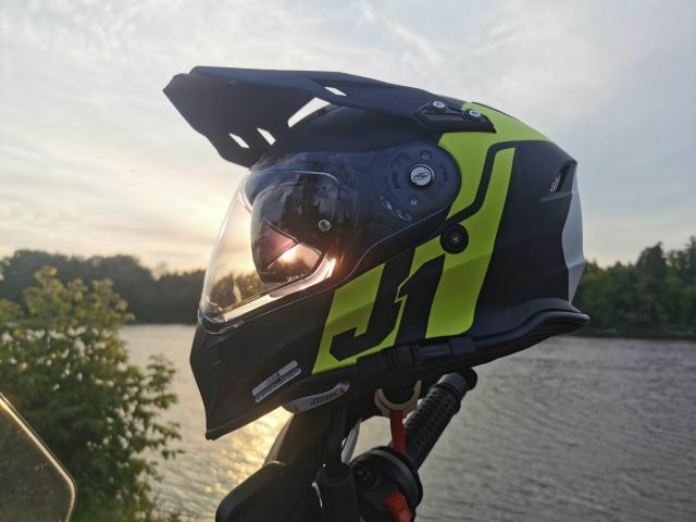 Jaki kask na motocykl adventure, czyli testuję Just1 J34 Pro