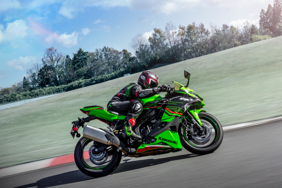 Kawasaki ZX-4R/RR. Kr&oacute;l małych tor&oacute;w już niedługo w Polsce