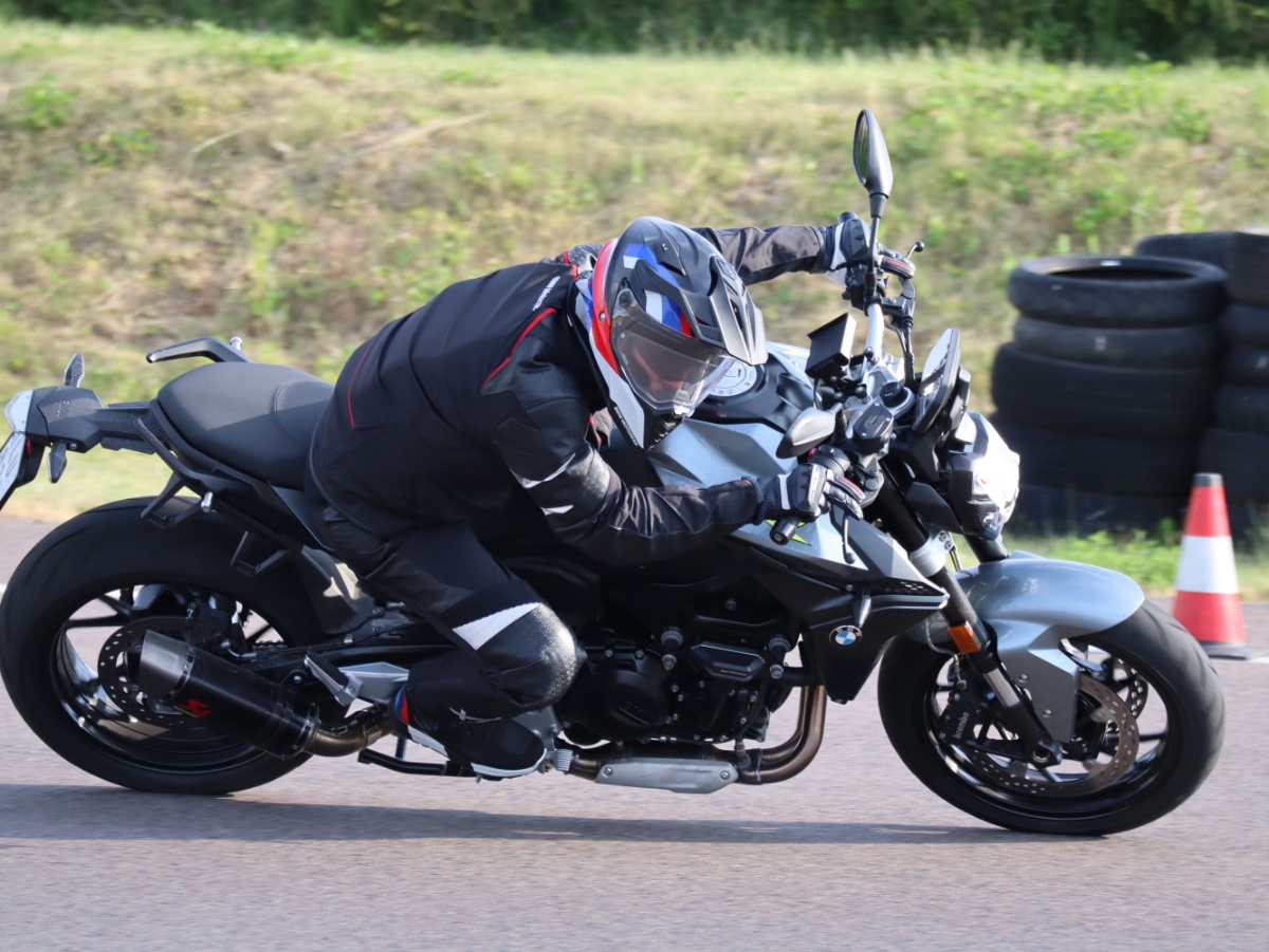 Artur Lis i Moto-Sekcja: szkolenie motocyklist&oacute;w to moja misja i podziękowanie za prezent od losu [Wywiad]