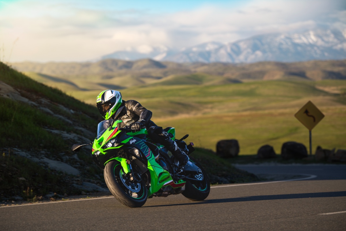 Kawasaki Ninja ZX-6R. Nowy supersport z czterema cylindrami!