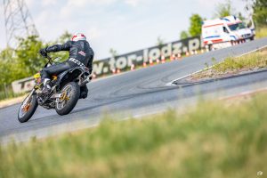 Tanie torowanie track day tor ł&oacute;dź kawasaki suzuki testy torowe opon pirelli 9