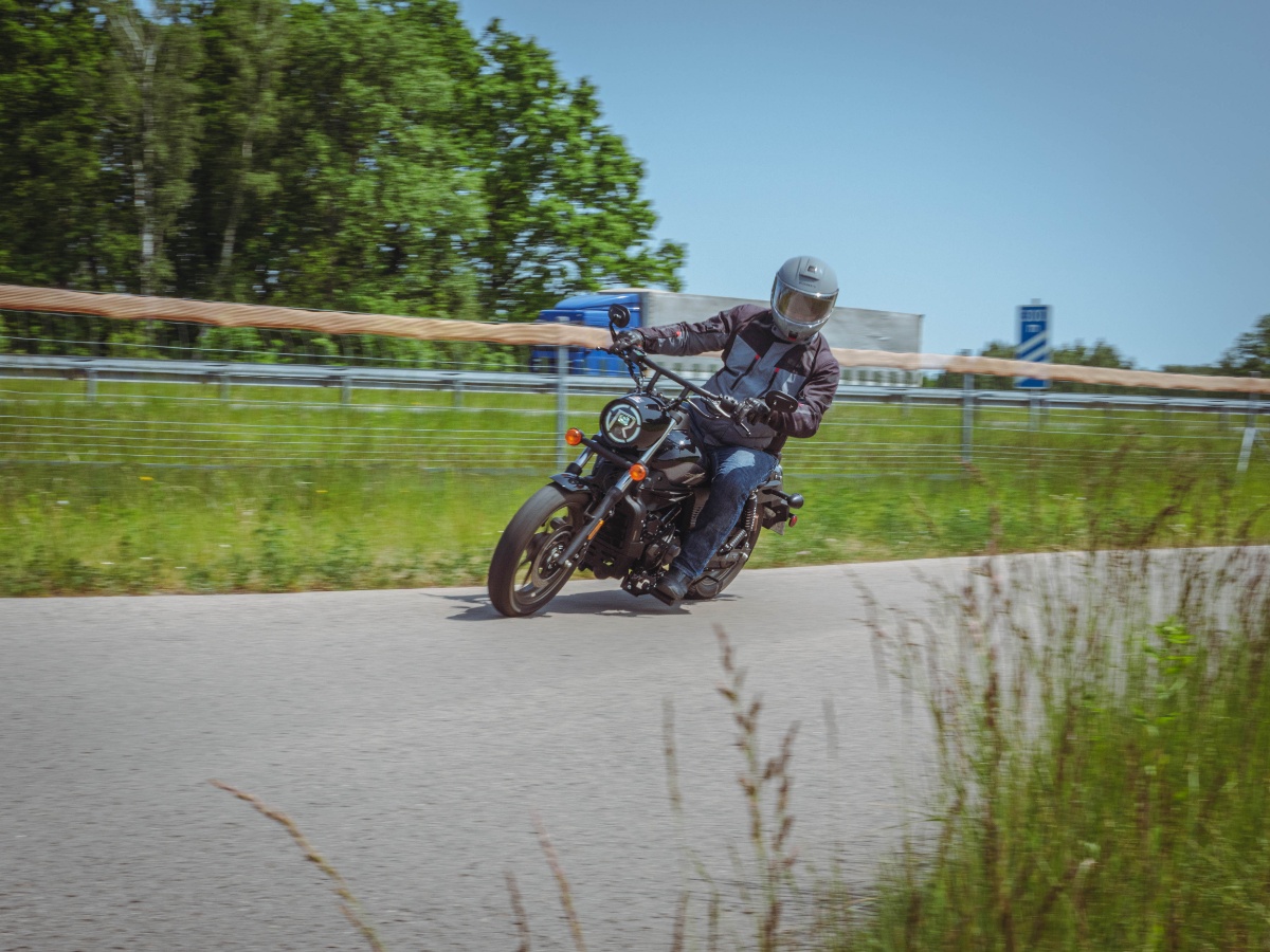 UM Renegade Freedom 300. Smaczne danie jednogarnkowe [test, dane techniczne, opinia, wady, zalety, video]