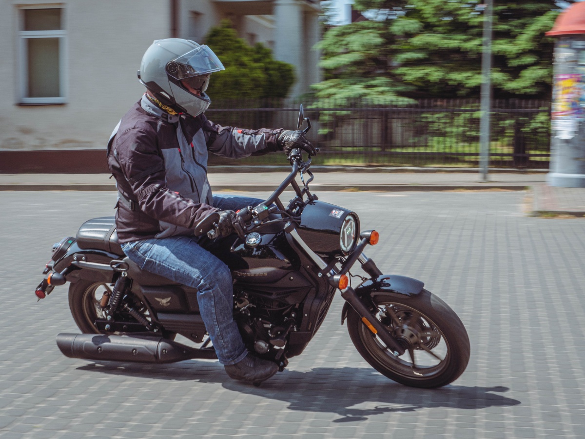 UM Renegade Freedom 300. Smaczne danie jednogarnkowe [test, dane techniczne, opinia, wady, zalety, video]