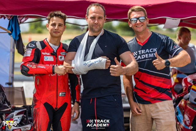 Track Academy z Kawasaki Ninja 400 i Suzuki DRZ 434 E SM na torze Ł&oacute;dź. Veni, vidi i na pewno nie vici…