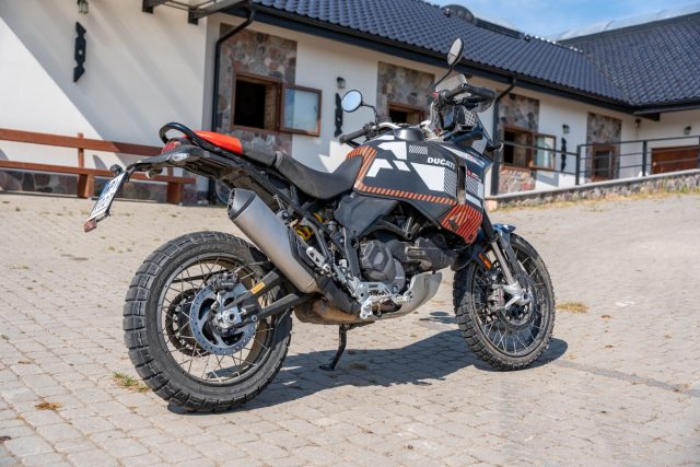 Ducati DesertX – wulkan emocji [test, recenzja, dane techniczne, opinia] – 9 pomysł&oacute;w na adventure