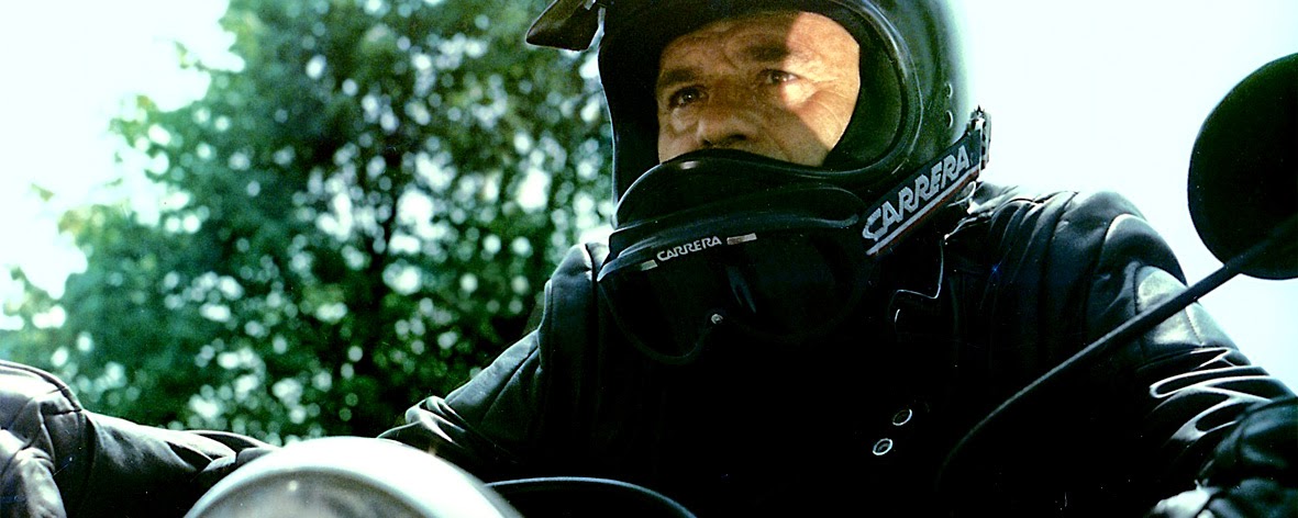 Przyp&hellip;ć i odpuścić, czyli aktorsko-motocyklowa lekcja od Romana Wilhelmiego [Felieton]